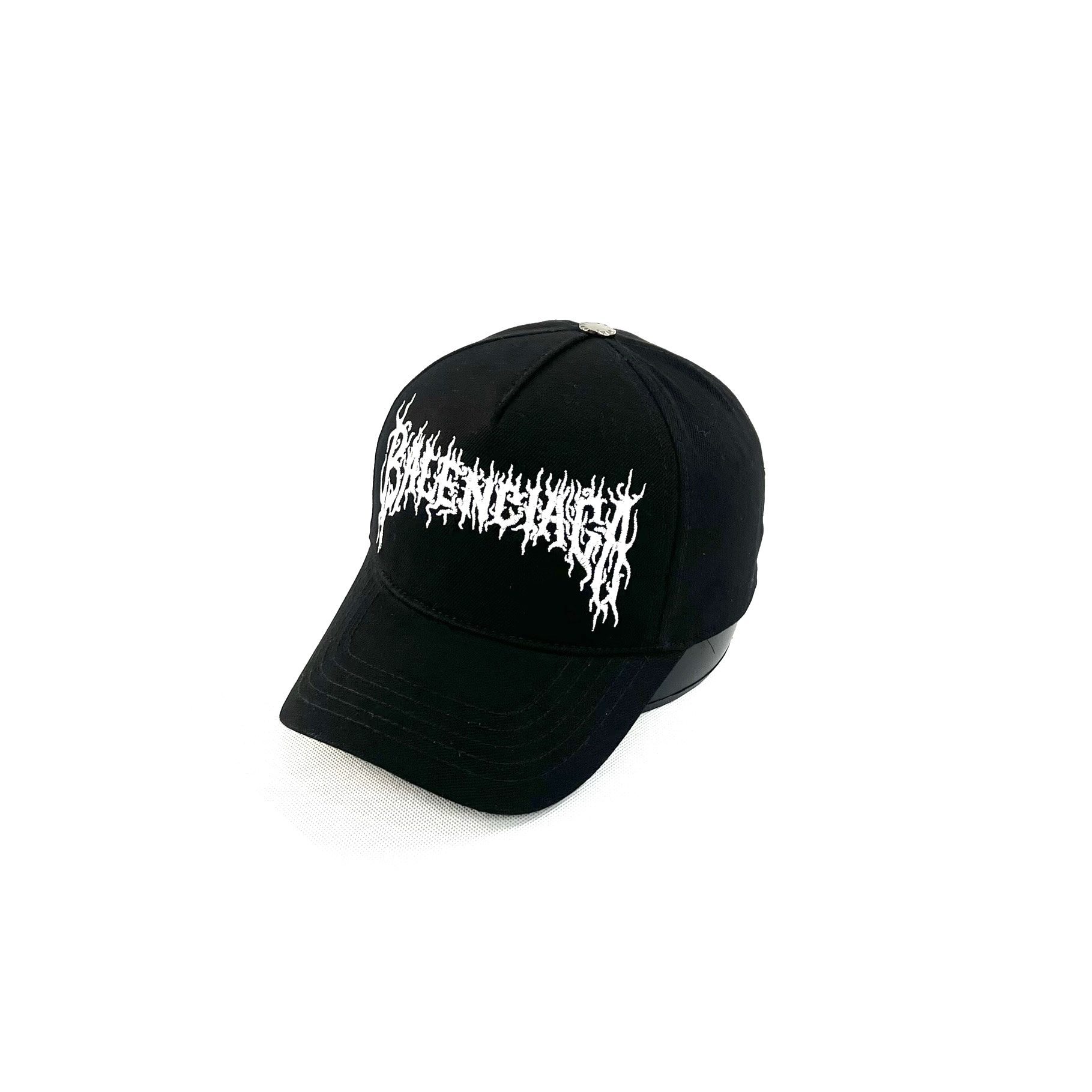 کلاه BALENCIAGA با گلدوزی ظریف و بند قابل تنظیم، مخصوص استایل استریت و بِگ، مناسب استفاده روزمره