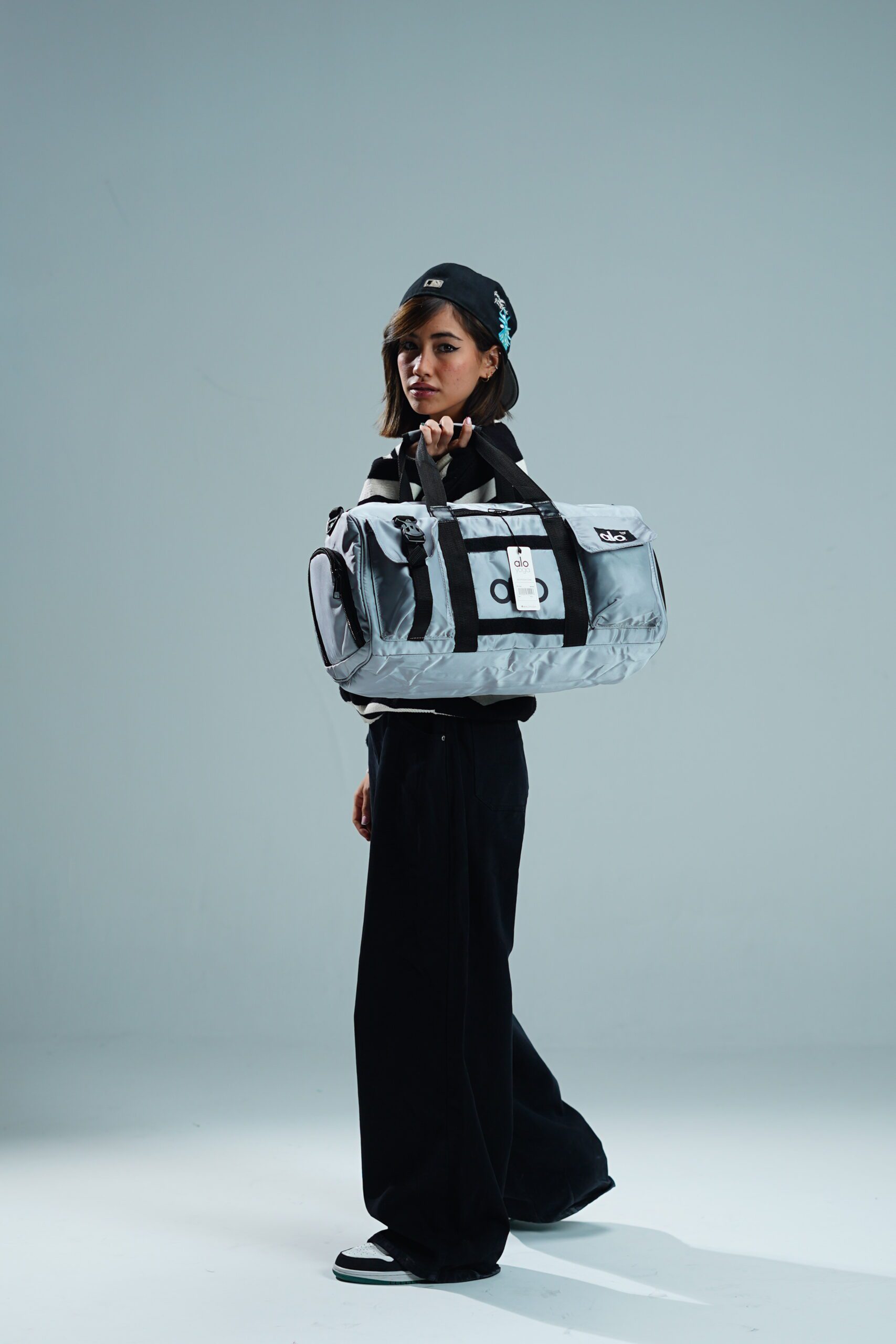 ساک ورزشی آلو کیف ورزشی آلو با جنس مقاوم و آستر خارجی