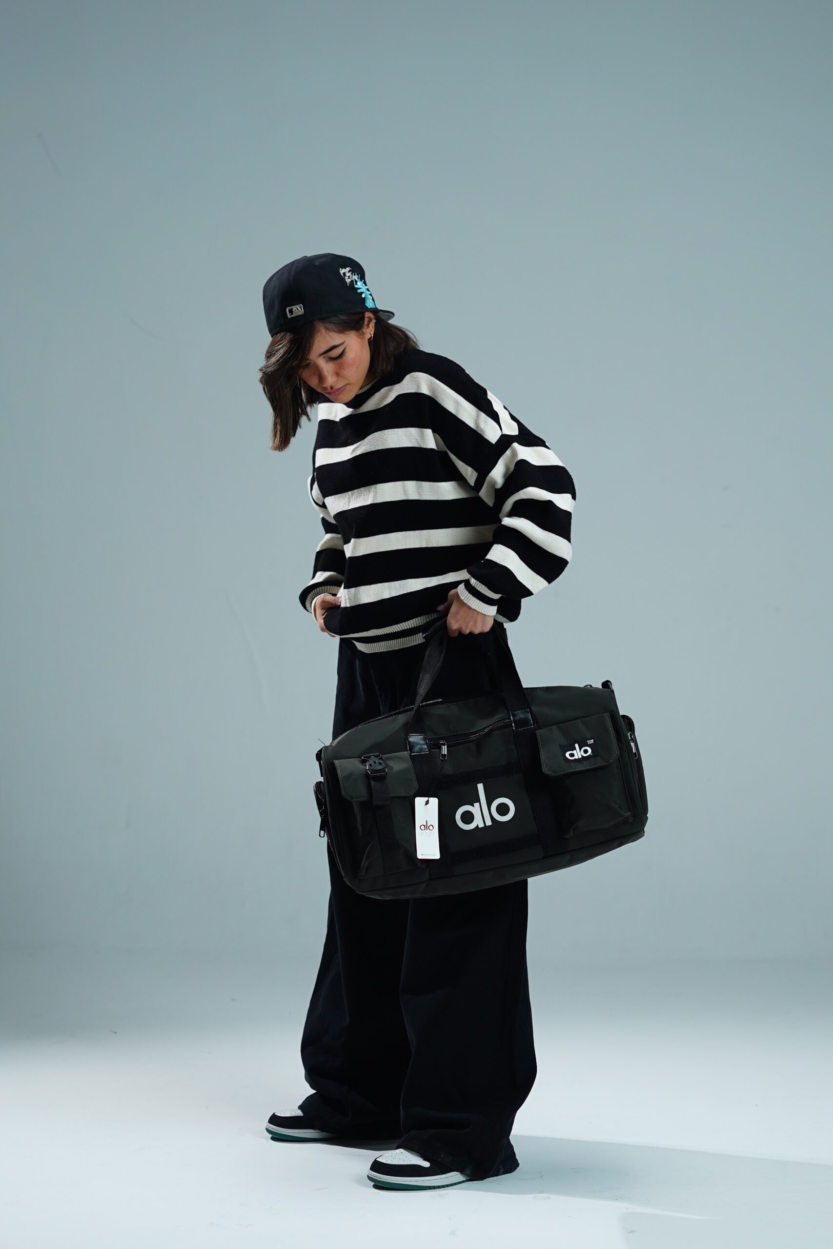 ساک ورزشی آلو محفظه جاکفشی مجزا در ساک ورزشی آلو