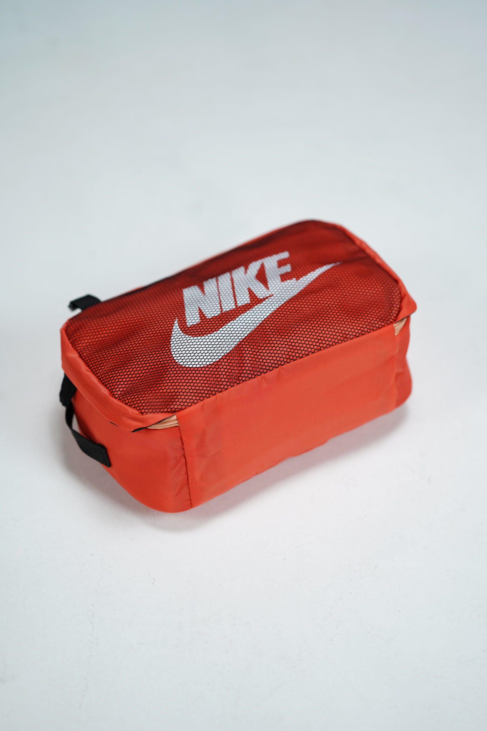 شوز بگ نایک با بند بلند، جای دسته، چاپ با کیفیت مخصوص حمل کفش ورزشی