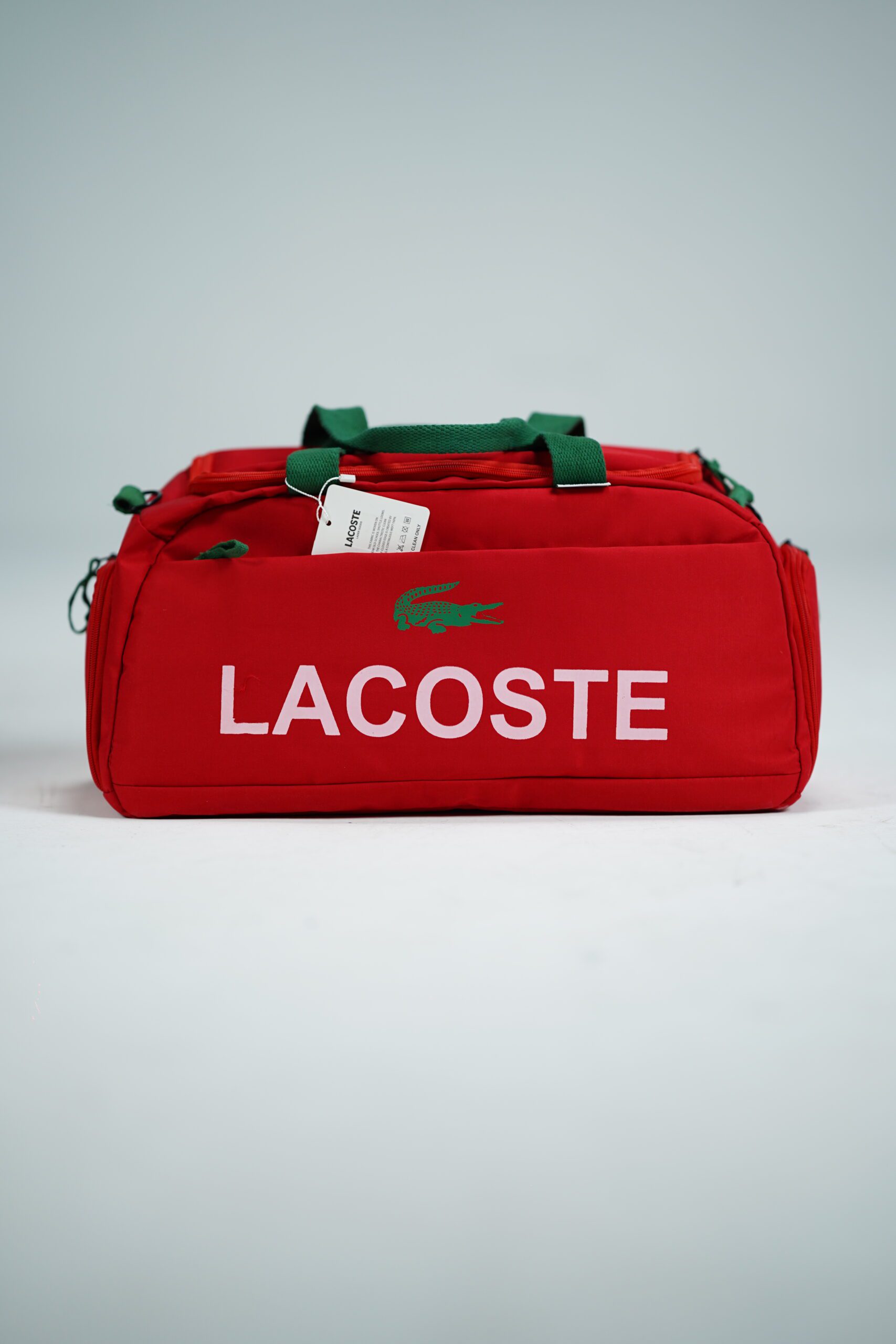 ساک ورزشی لاگوست ساک ورزشی لاگوست رنگ قرمز