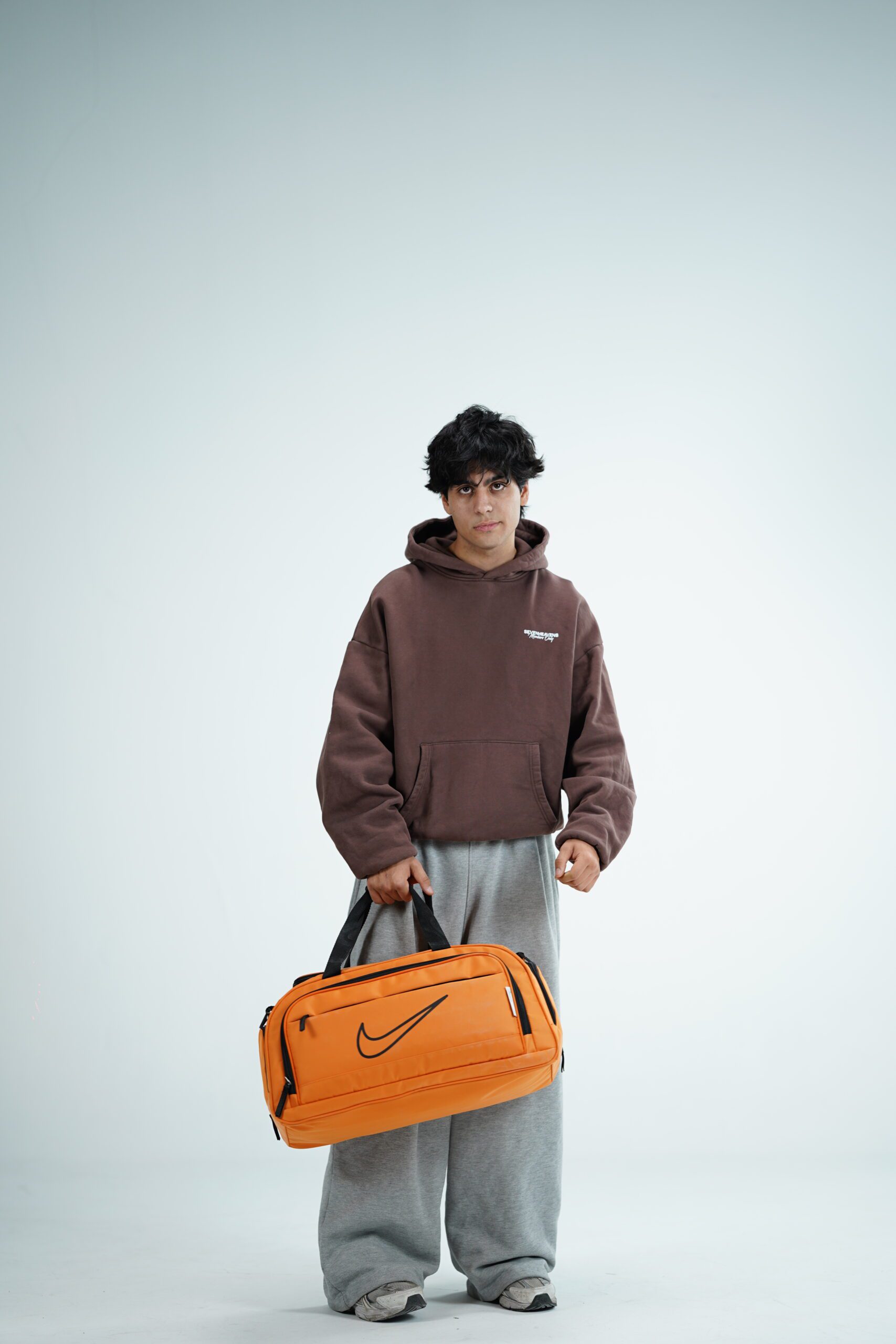 ساک ورزشی تفکیکی نایک جیبهای متعدد (جیب پشتی و جلو) ساک ورزشی نایک