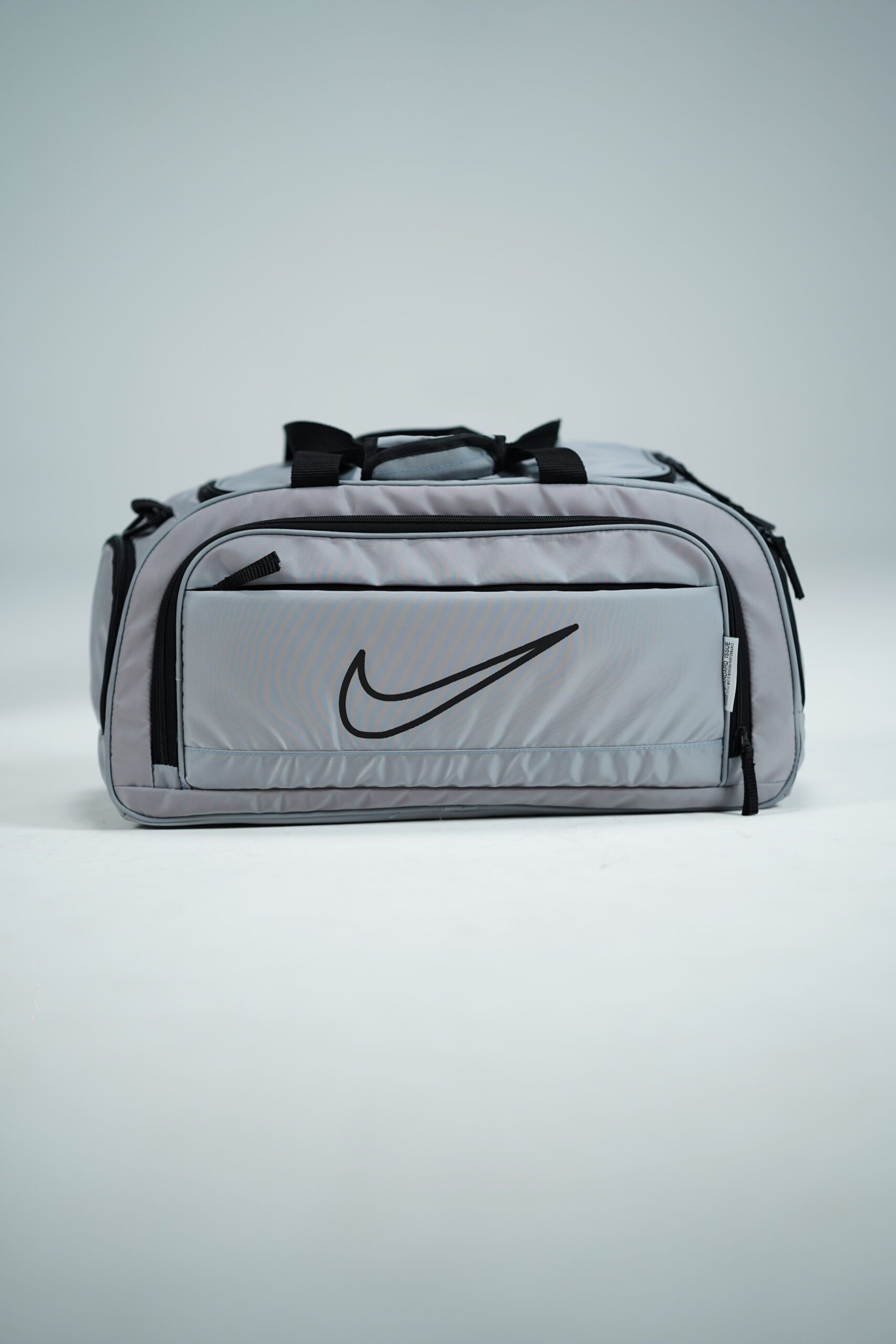 ساک ورزشی تفکیکی نایک بند قابل تنظیم و دستههای محکم ساک ورزشی نایک