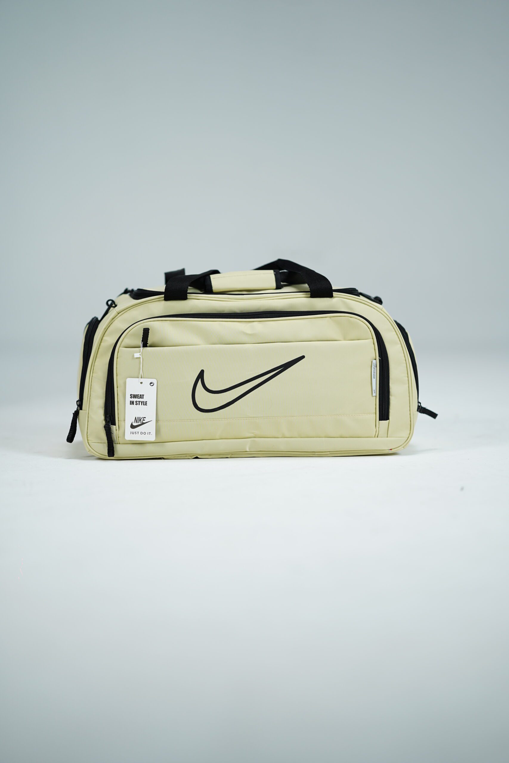 ساک ورزشی تفکیکی نایک کیف ورزشی با محفظه تفکیک کننده داخلی برای سازماندهی بهتر